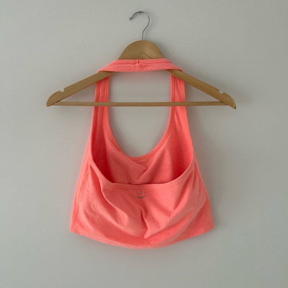 NWOT Beyond Yoga Well Rounded Halter Electric Peach Heather Size M - Picture 2 of 4